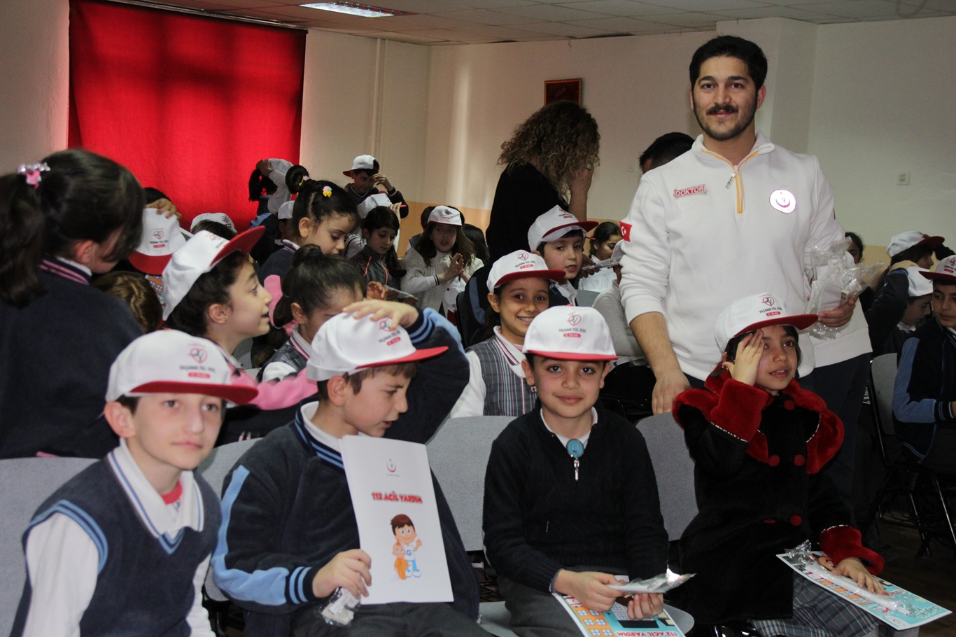 Van’da öğrencilere “yaşama yol ver” projesi anlatıldı